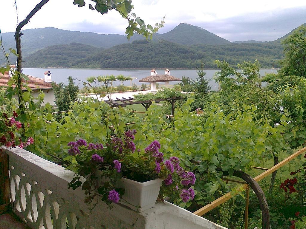 Family Hotel Belvedere Dulgopol Exterior photo